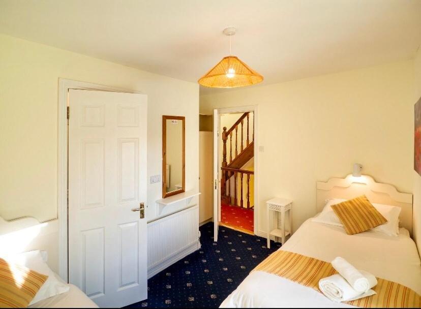 White Heather House Clifden Town Square 외부 사진