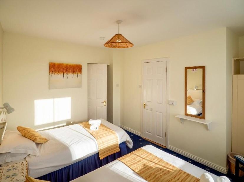White Heather House Clifden Town Square 외부 사진