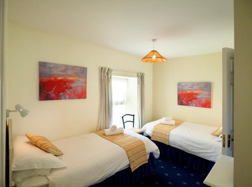 White Heather House Clifden Town Square 외부 사진