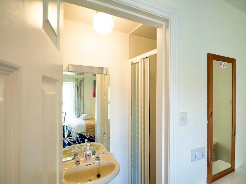 White Heather House Clifden Town Square 외부 사진
