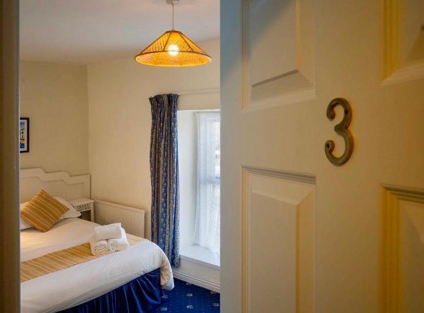 White Heather House Clifden Town Square 외부 사진
