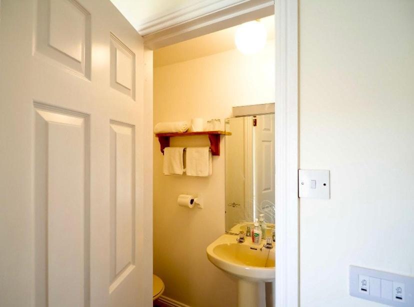 White Heather House Clifden Town Square 외부 사진